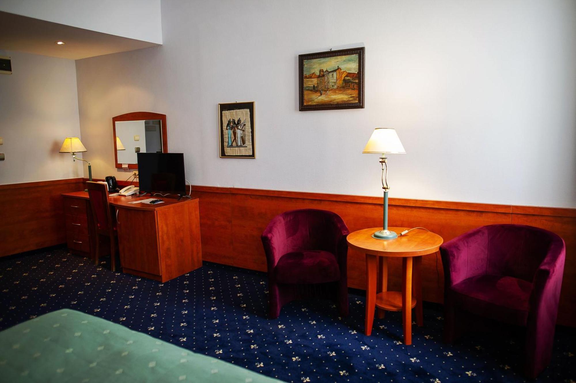 Pietrak Hotel Gniezno Dış mekan fotoğraf