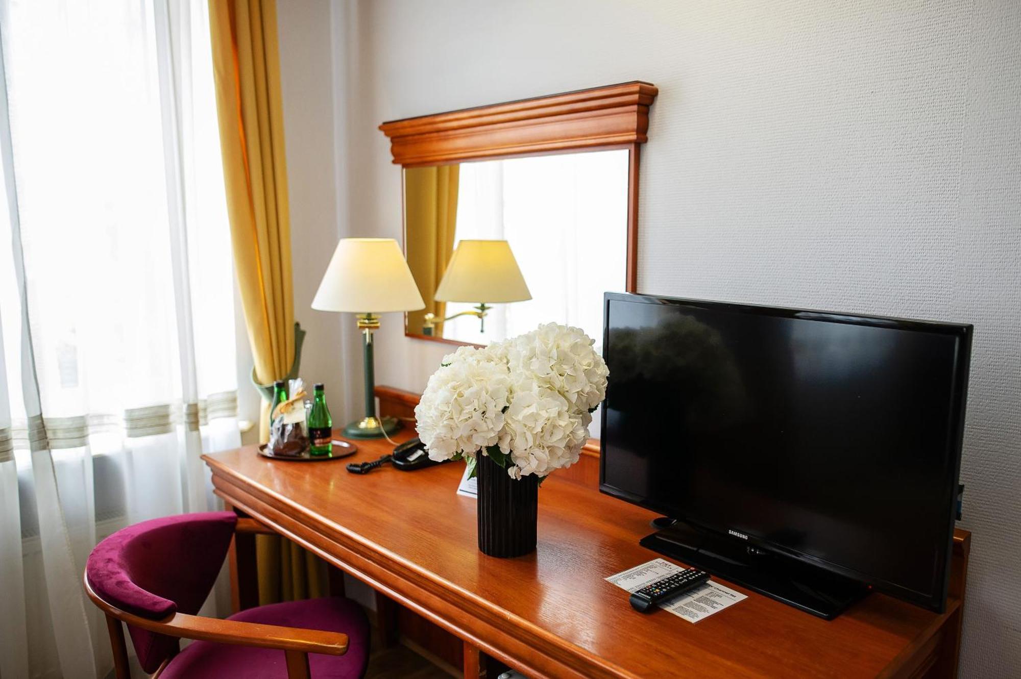 Pietrak Hotel Gniezno Dış mekan fotoğraf