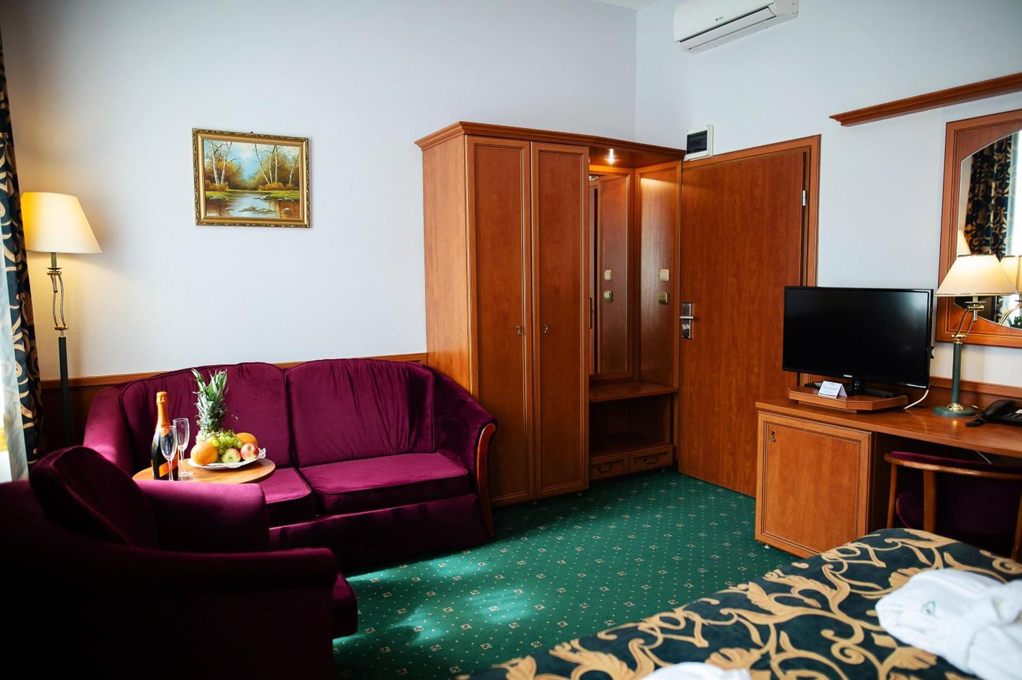 Pietrak Hotel Gniezno Dış mekan fotoğraf