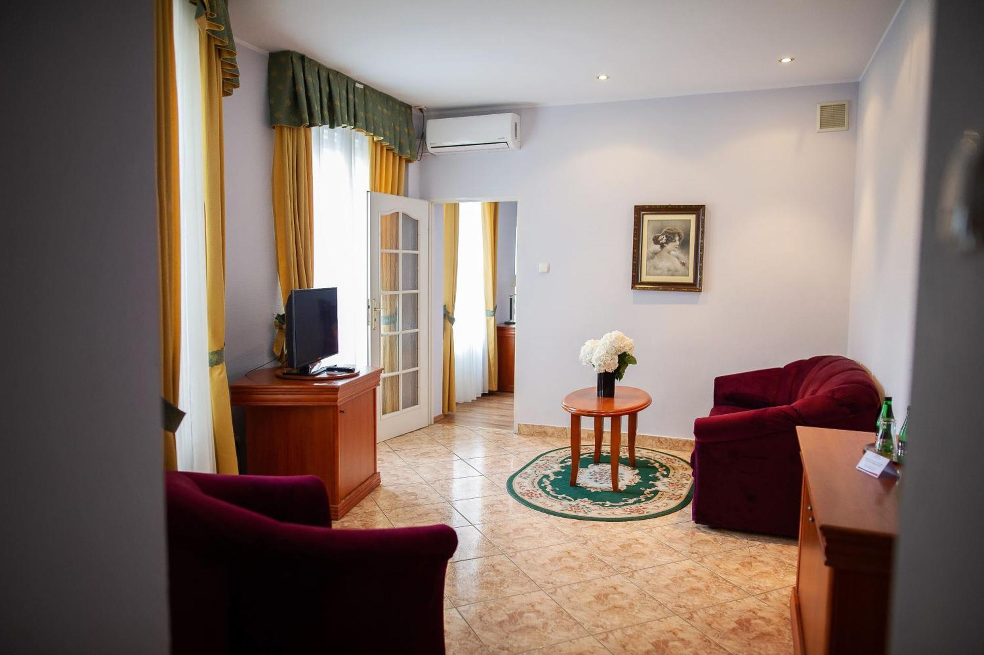 Pietrak Hotel Gniezno Dış mekan fotoğraf