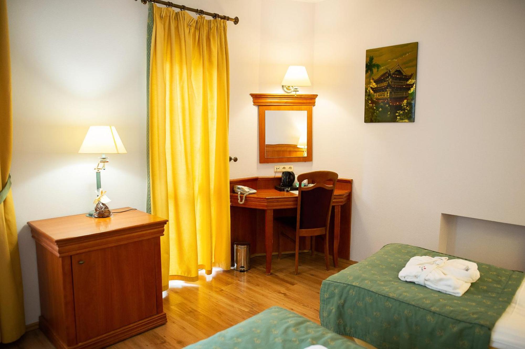 Pietrak Hotel Gniezno Dış mekan fotoğraf