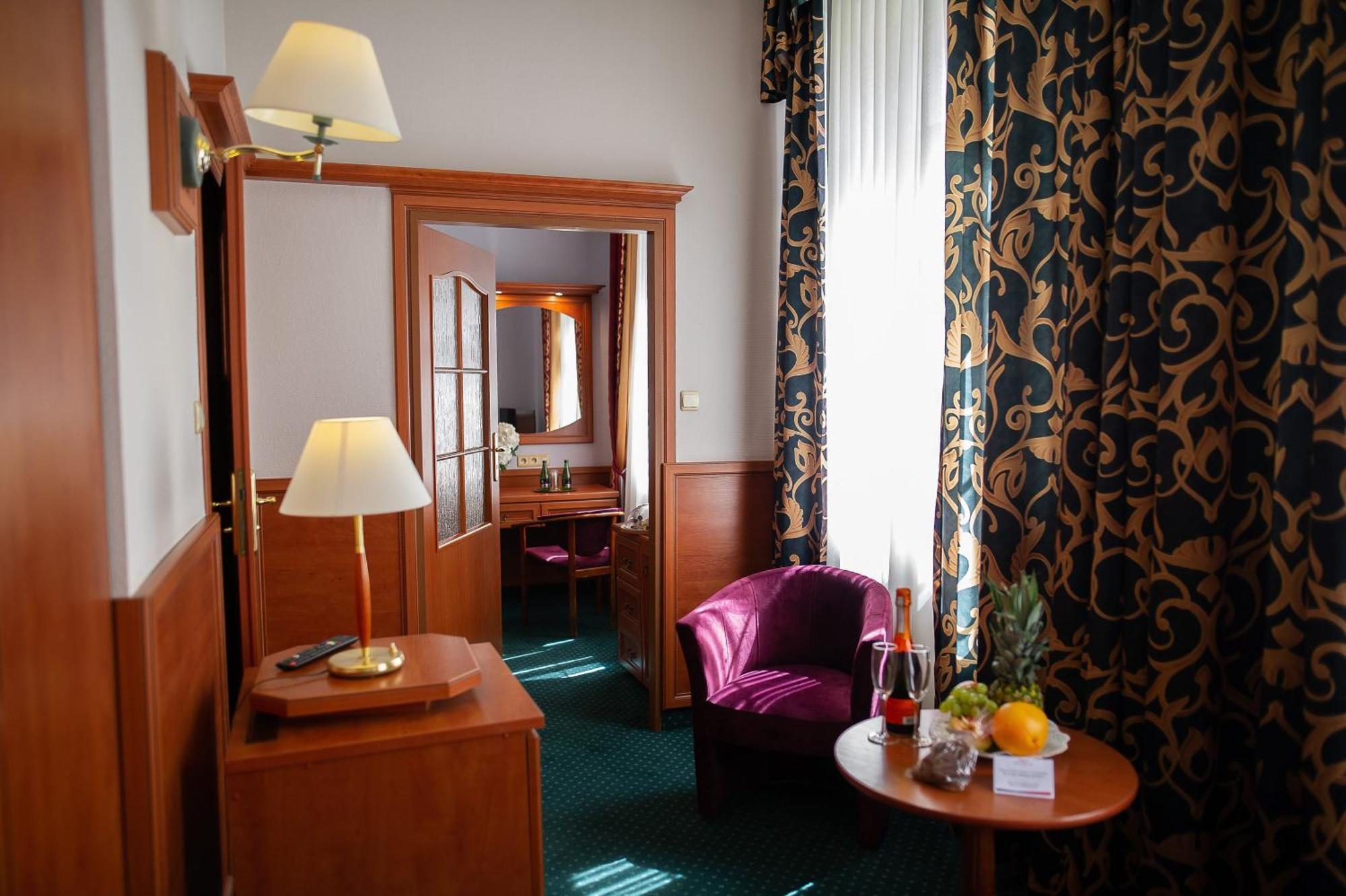 Pietrak Hotel Gniezno Dış mekan fotoğraf