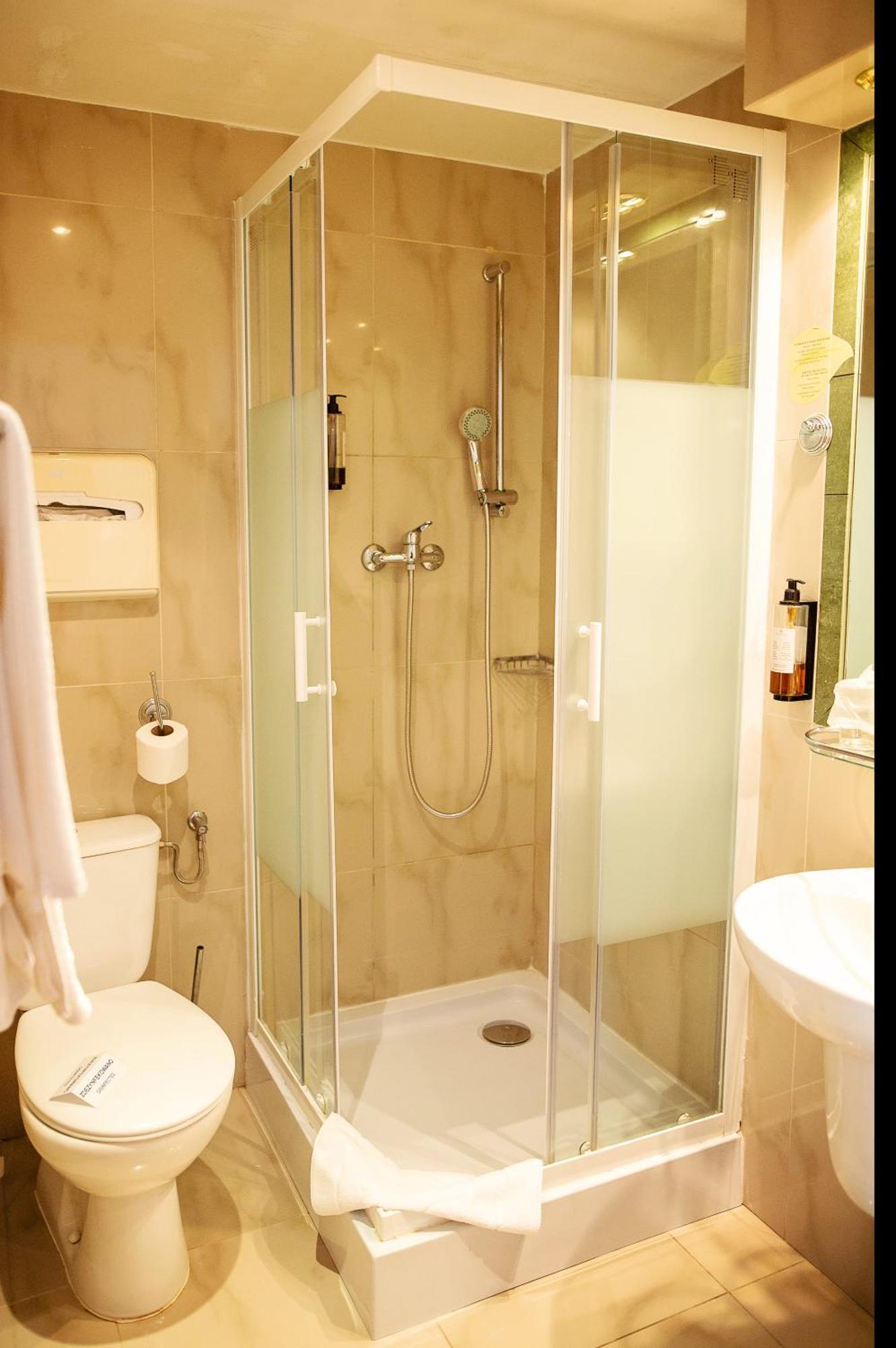 Pietrak Hotel Gniezno Dış mekan fotoğraf